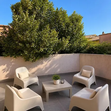Terrace Downtown Place Lices Saint-Tropez